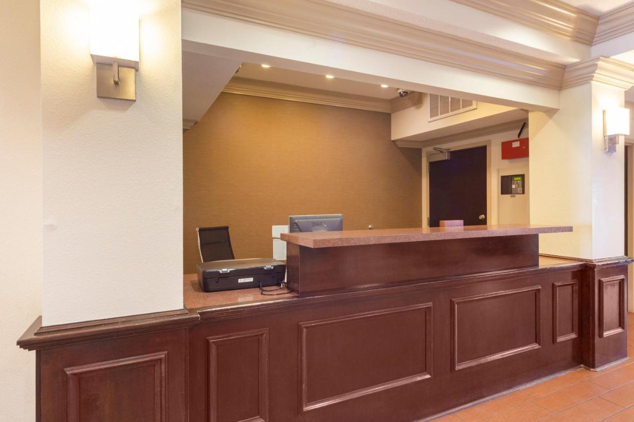 Ramada By Wyndham Jackson Ms Exterior foto